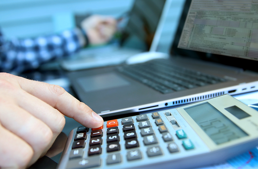 Why Outsourcing Payroll Saves Small Businesses Time and Money